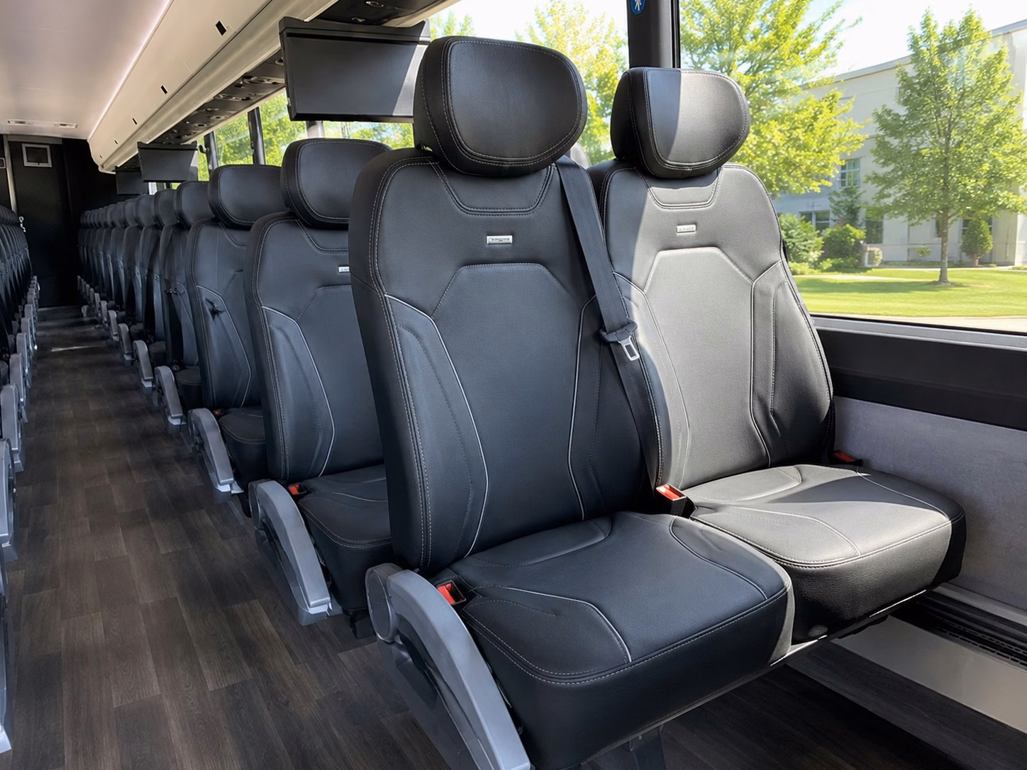 guest shuttle service between tulsa hotels and wedding venues